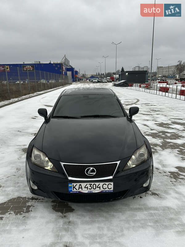 Седан Lexus IS 2006 в Виннице
