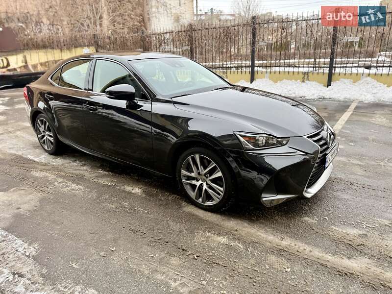 Седан Lexus IS 2018 в Киеве