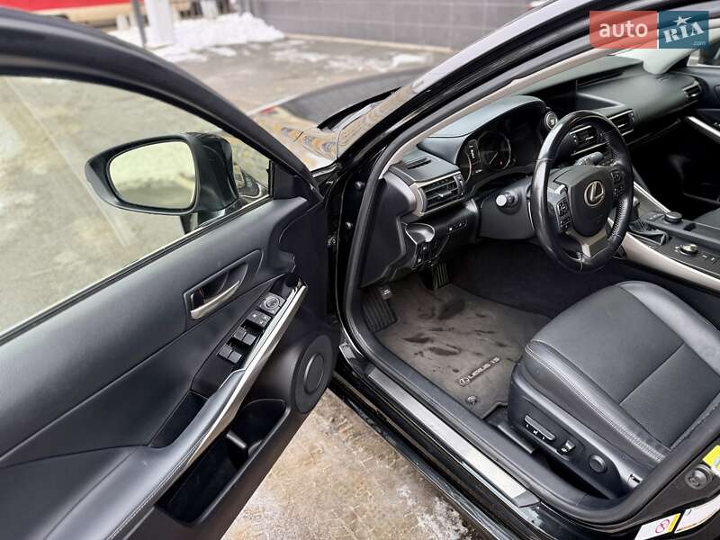 Седан Lexus IS 2018 в Киеве