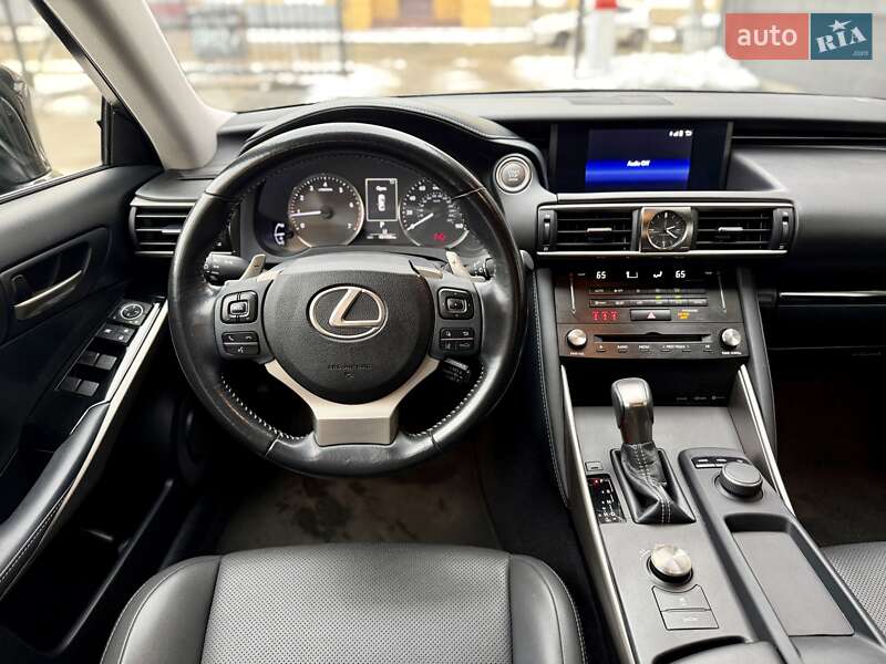 Седан Lexus IS 2018 в Киеве