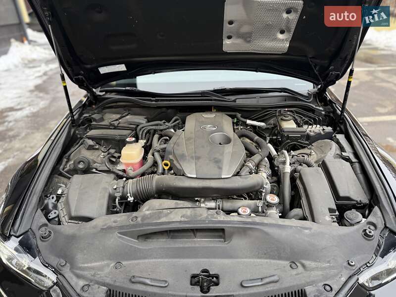 Седан Lexus IS 2018 в Киеве
