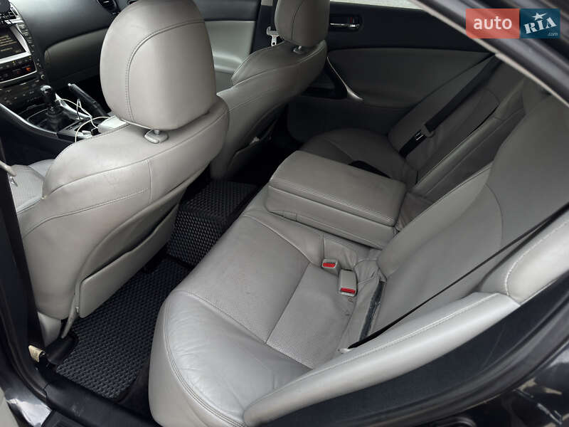 Седан Lexus IS 2007 в Киеве