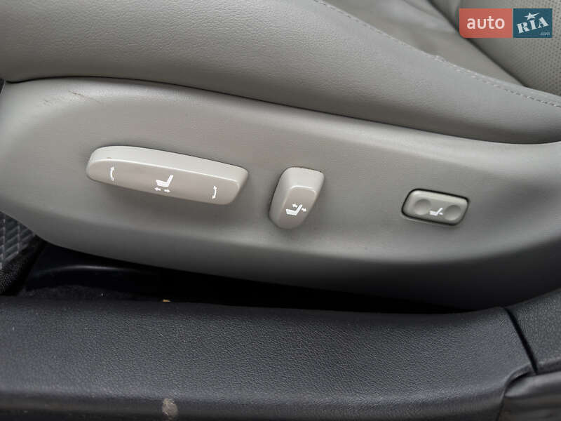 Седан Lexus IS 2007 в Киеве