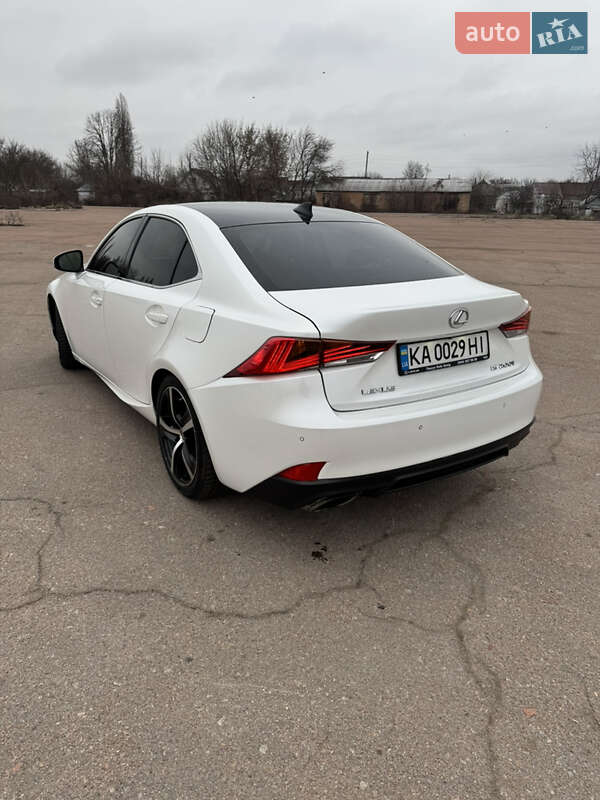 Седан Lexus IS 2016 в Києві