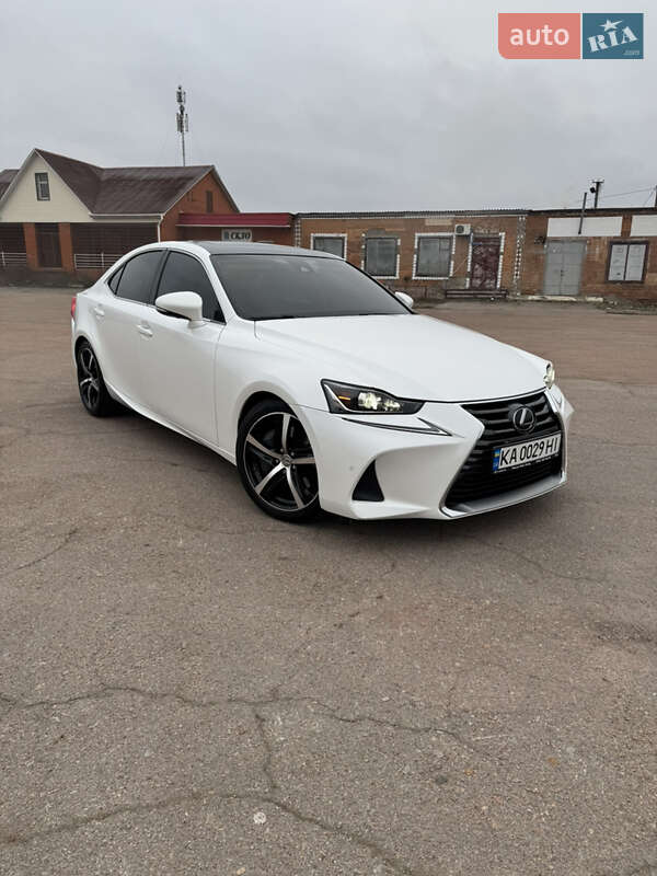 Седан Lexus IS 2016 в Києві