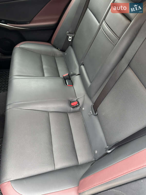 Седан Lexus IS 2016 в Києві