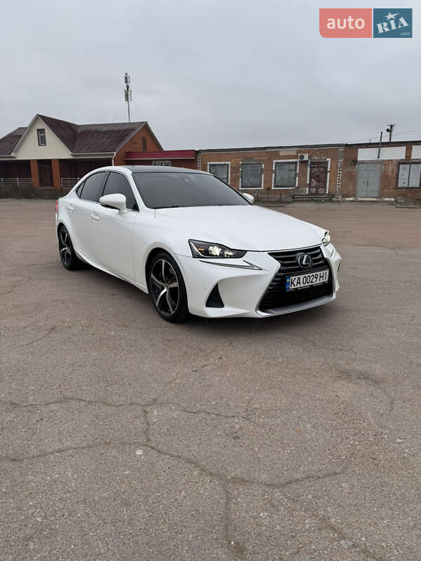 Седан Lexus IS 2016 в Києві