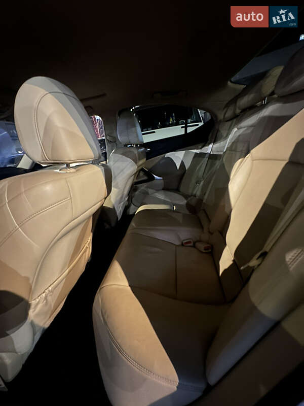 Седан Lexus IS 2008 в Киеве