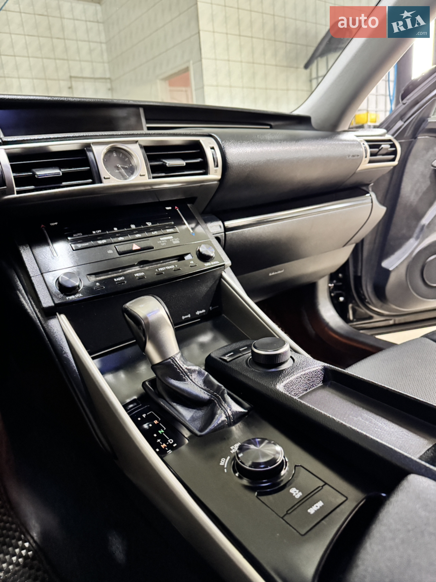 2013 Lexus IS - мініатюра 29