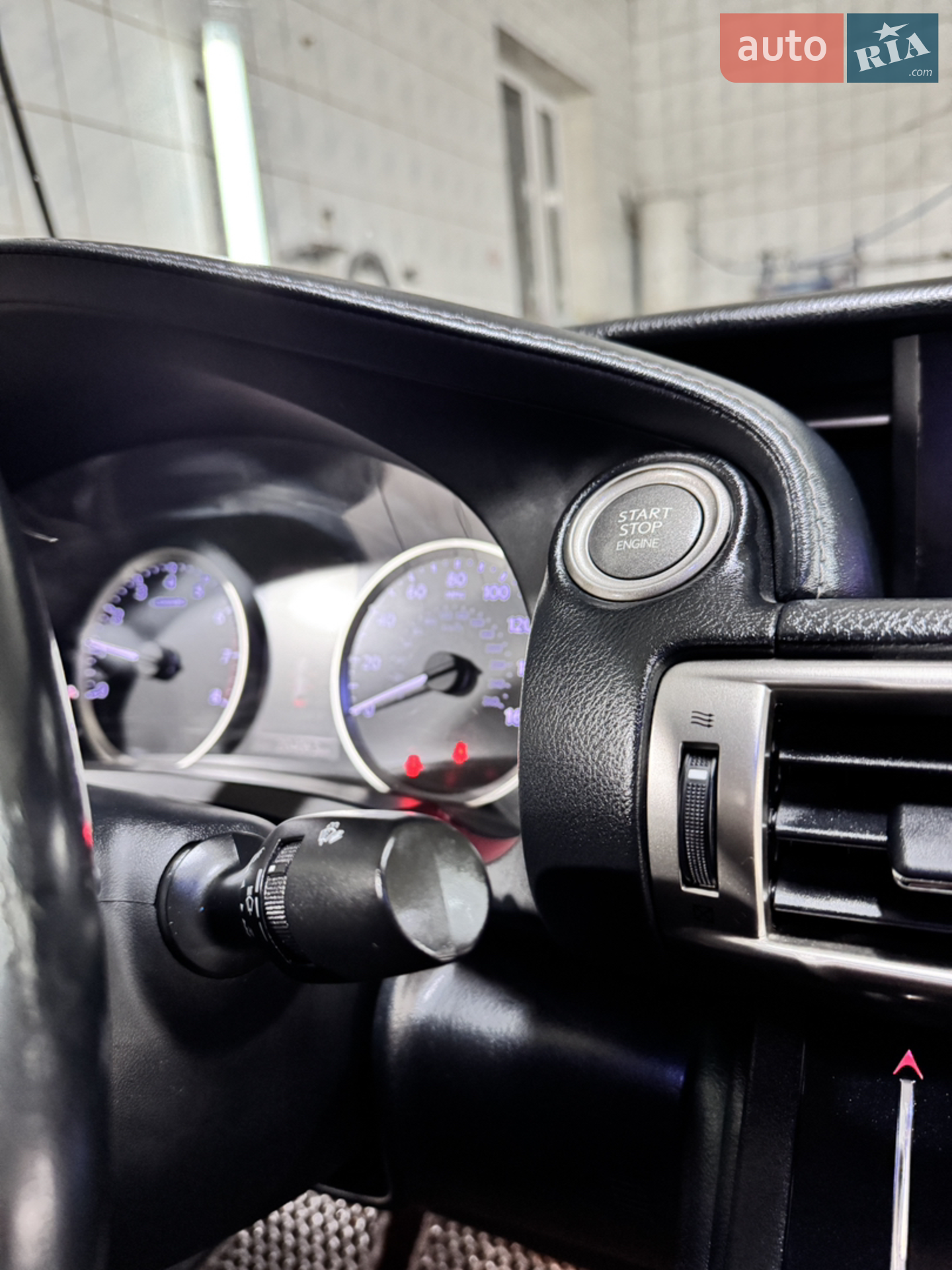 2013 Lexus IS - мініатюра 37