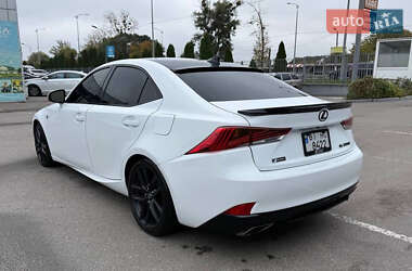 Седан Lexus IS 2016 в Киеве