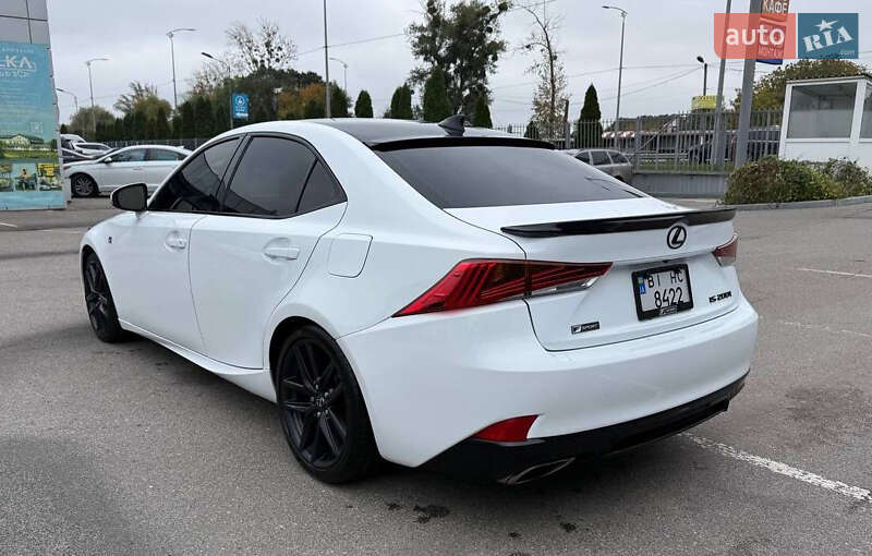 Седан Lexus IS 2016 в Києві