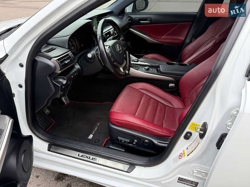 Седан Lexus IS 2016 в Києві