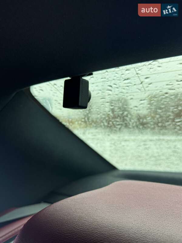 Седан Lexus IS 2017 в Киеве