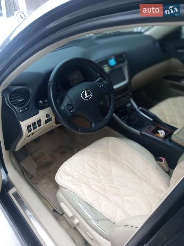 Седан Lexus IS 2006 в Борщеве