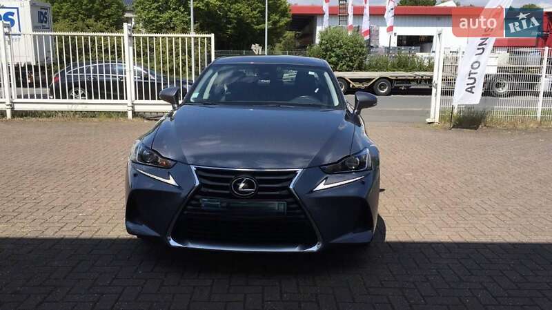 Седан Lexus IS 2017 в Тернополі фото Седан Lexus IS 2017 в Тернополі