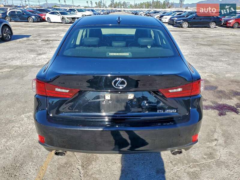 Седан Lexus IS 2015 в Киеве