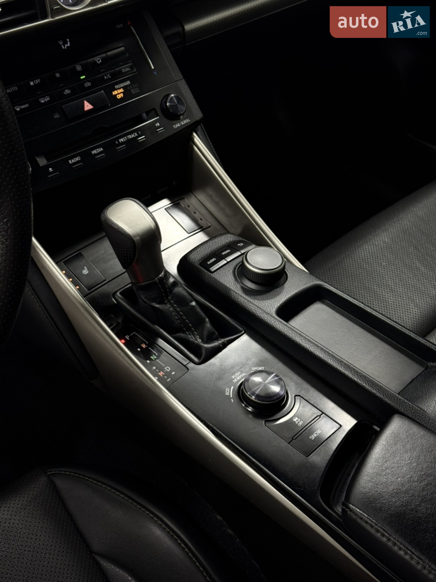 2014 Lexus IS - мініатюра 11