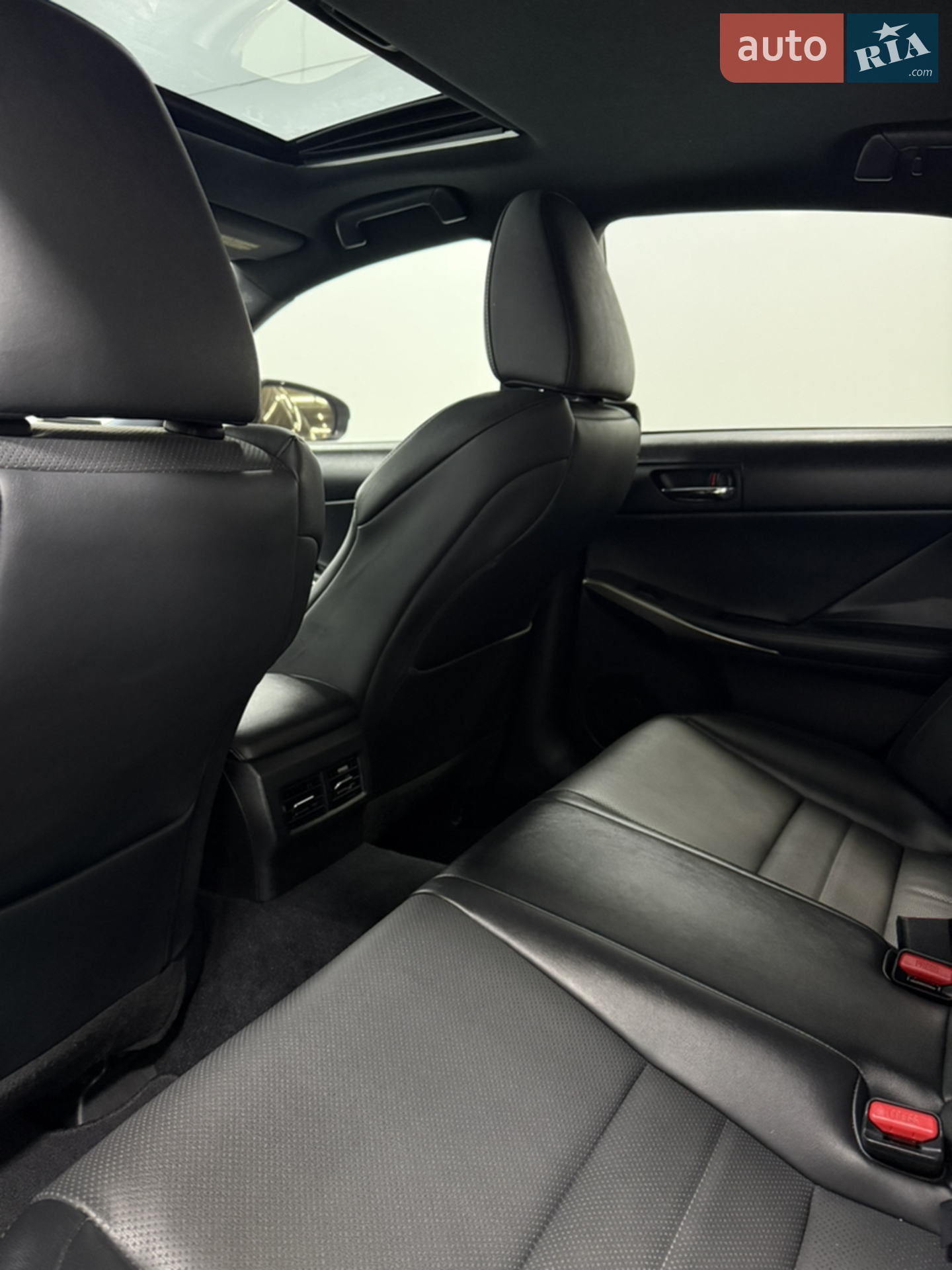 2014 Lexus IS - мініатюра 13