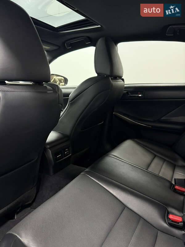 Седан Lexus IS 2014 в Одесі