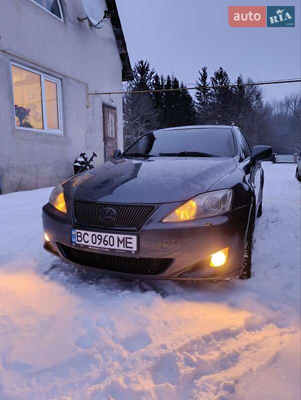 Седан Lexus IS 2006 в Борщеве