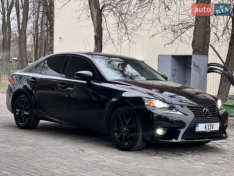 Седан Lexus IS 2015 в Днепре