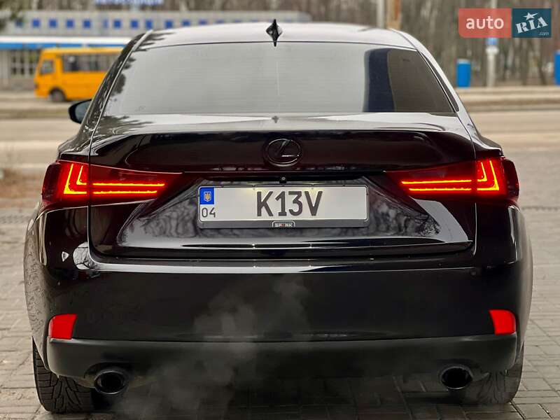 Седан Lexus IS 2015 в Днепре