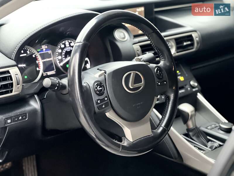 Седан Lexus IS 2015 в Днепре