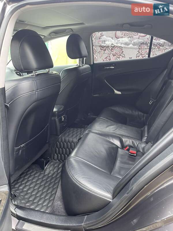 Седан Lexus IS 2010 в Тарутине