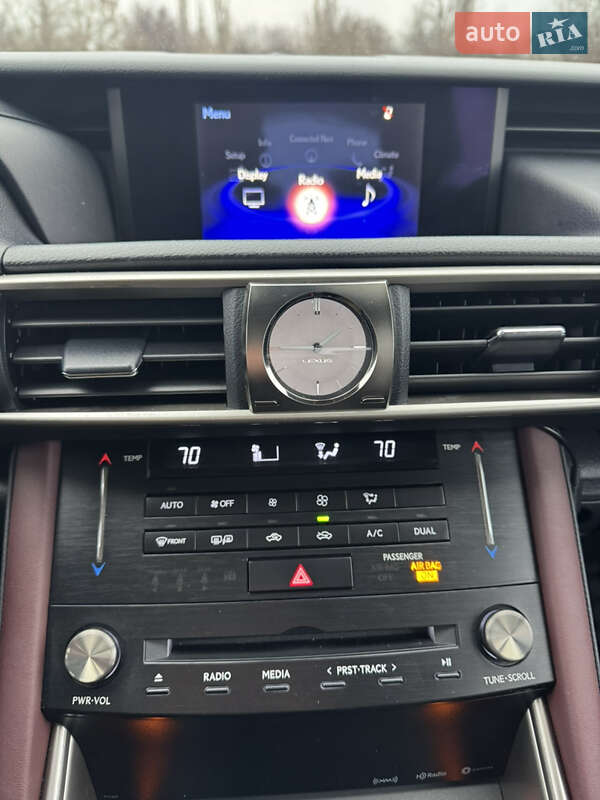 Седан Lexus IS 2016 в Киеве