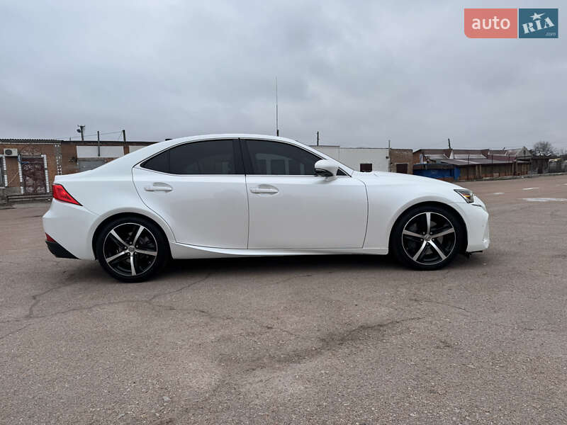Седан Lexus IS 2016 в Киеве