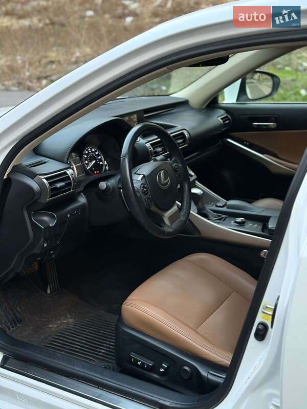 Седан Lexus IS 2014 в Одессе