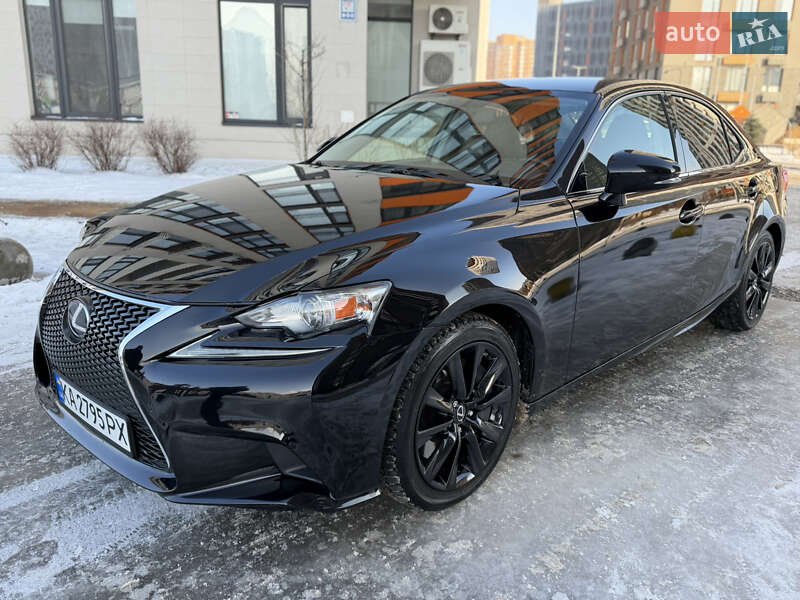 Седан Lexus IS 2015 в Киеве