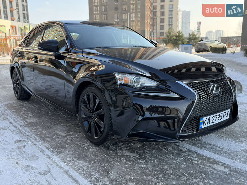 Седан Lexus IS 2015 в Киеве