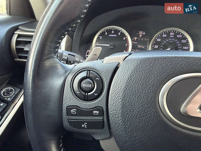 Седан Lexus IS 2015 в Киеве