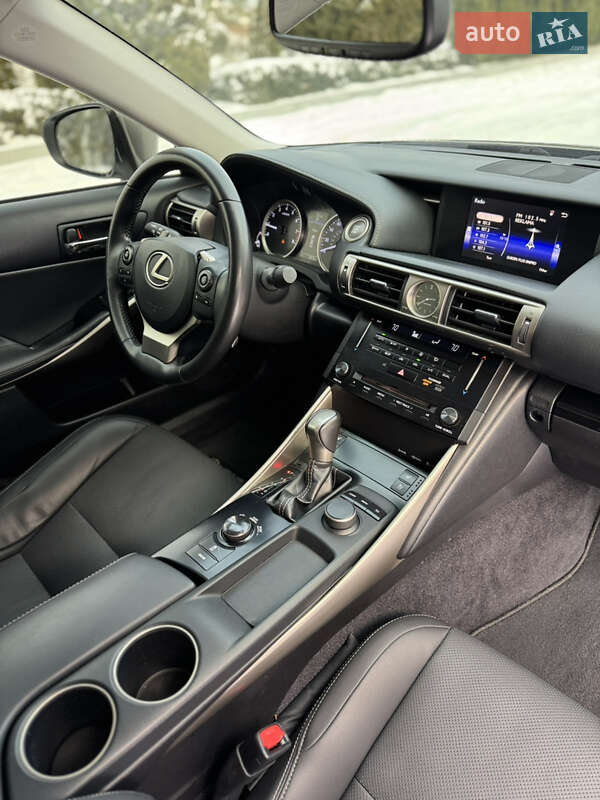 Седан Lexus IS 2013 в Днепре