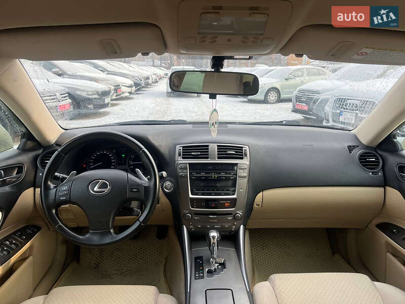 Седан Lexus IS 2006 в Полтаве