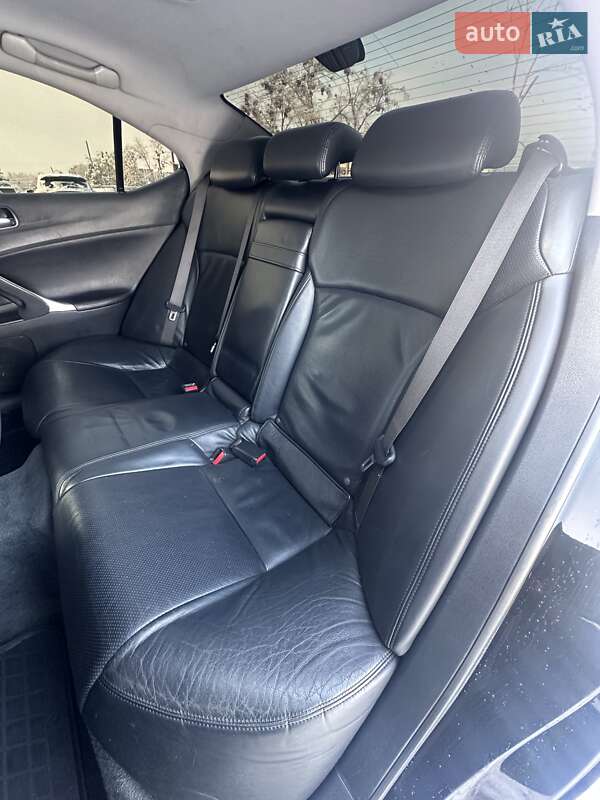 Седан Lexus IS 2007 в Білогородці