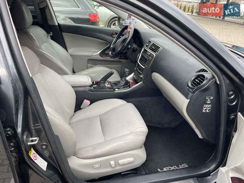 Седан Lexus IS 2007 в Турке