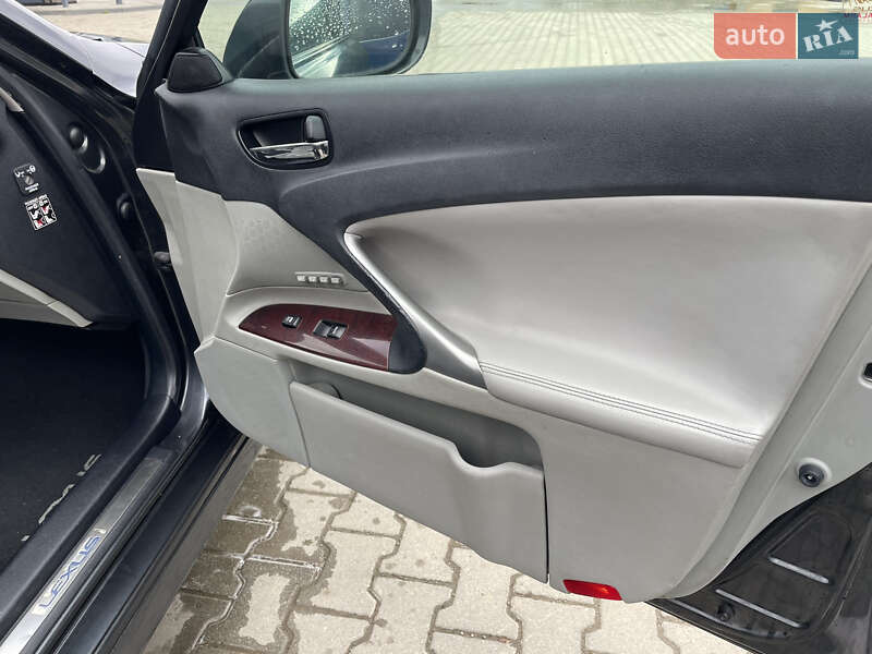 Седан Lexus IS 2007 в Турке