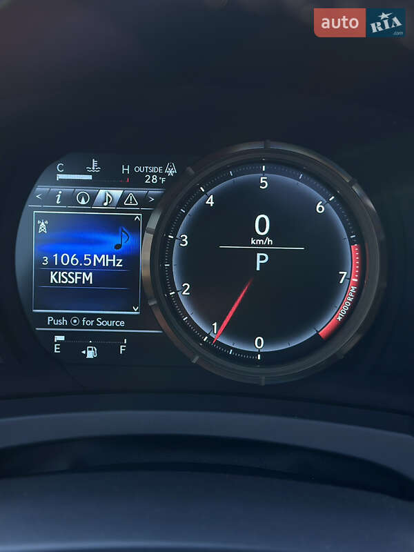 Седан Lexus IS 2013 в Буче