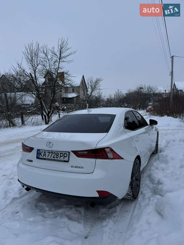 Седан Lexus IS 2015 в Ровно