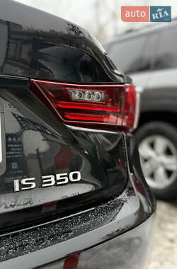 Седан Lexus IS 2015 в Киеве