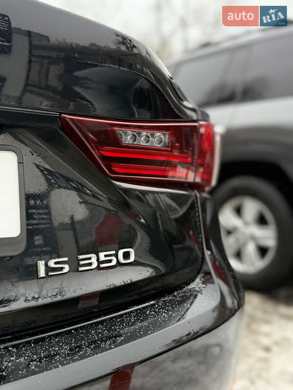Седан Lexus IS 2015 в Киеве