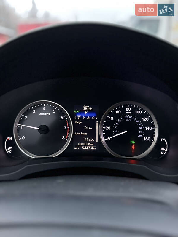 Седан Lexus IS 2015 в Киеве