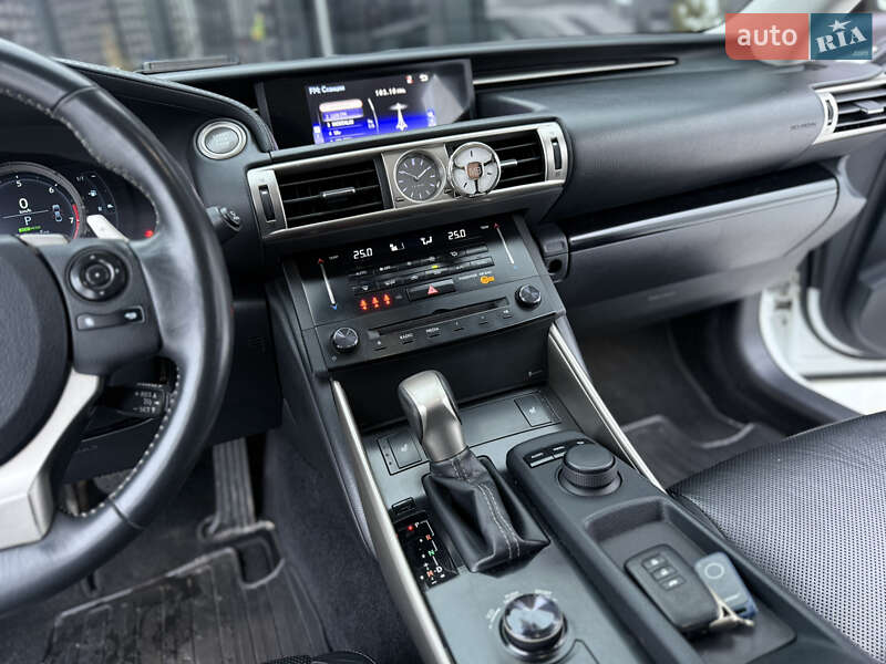 Седан Lexus IS 2013 в Києві фото 25 Седан Lexus IS 2013 в Києві