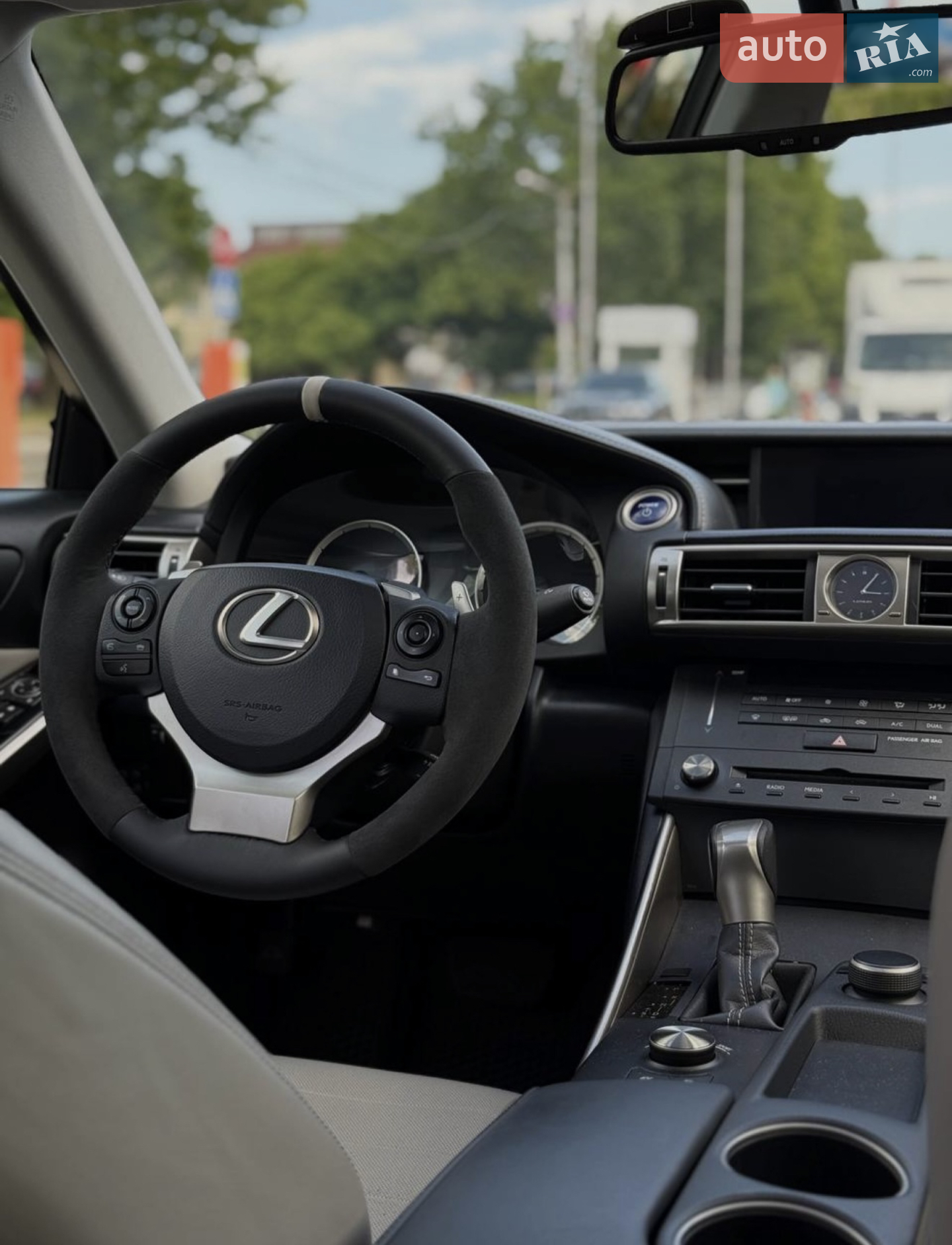 2016 Lexus IS - мініатюра 8