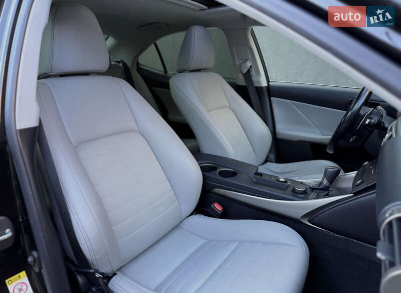 Седан Lexus IS 2016 в Одессе