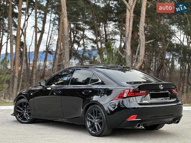 Седан Lexus IS 2014 в Киеве