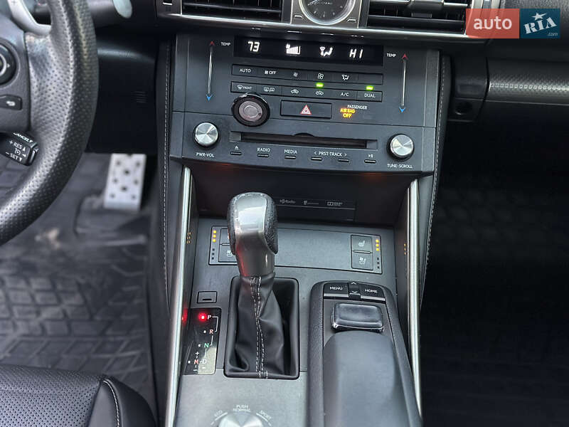 Седан Lexus IS 2014 в Киеве